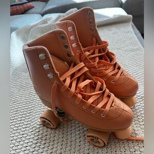Basically New C Seven Roller Skates